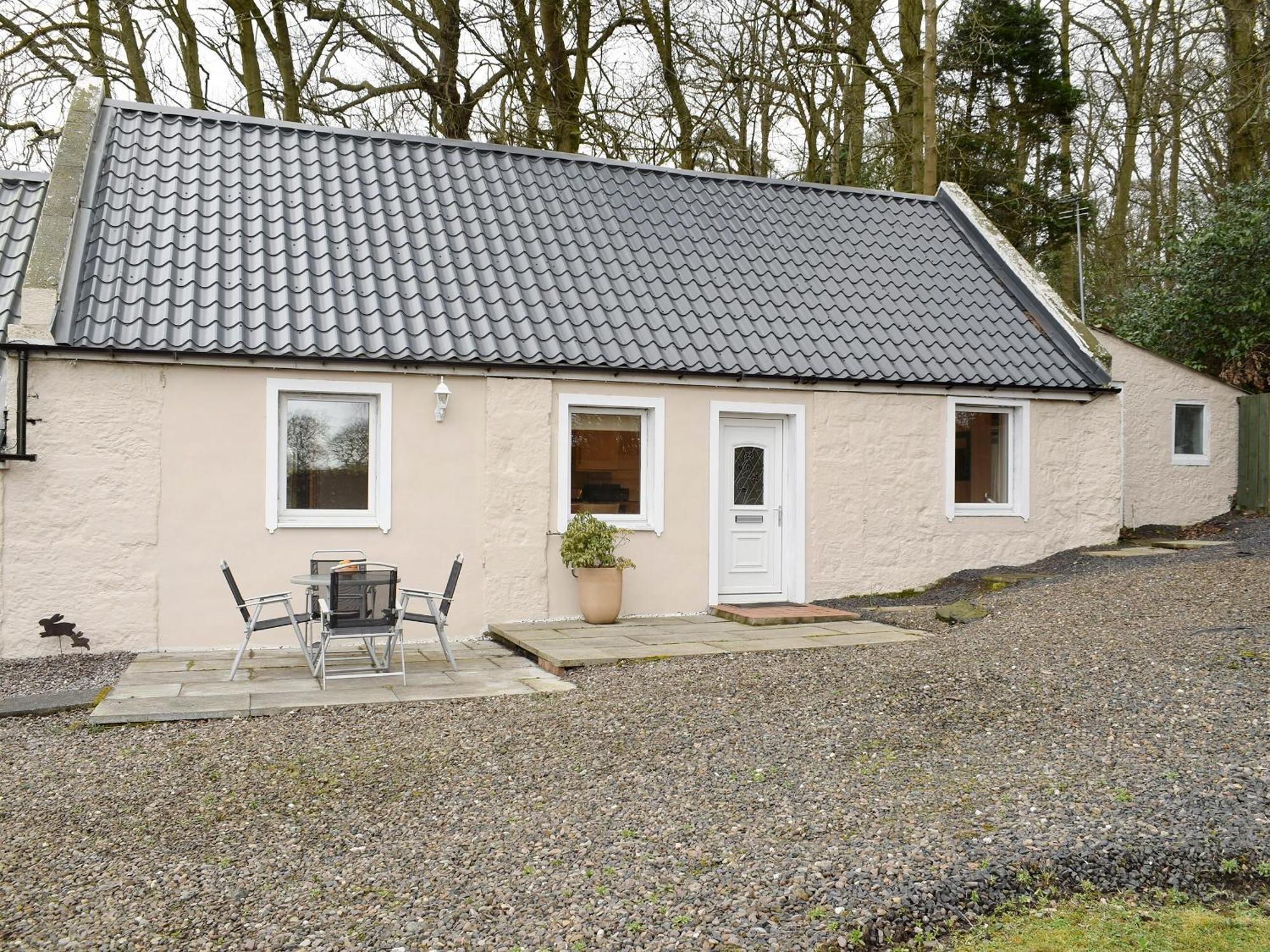 Kinneddar Cottage Saline Exterior photo